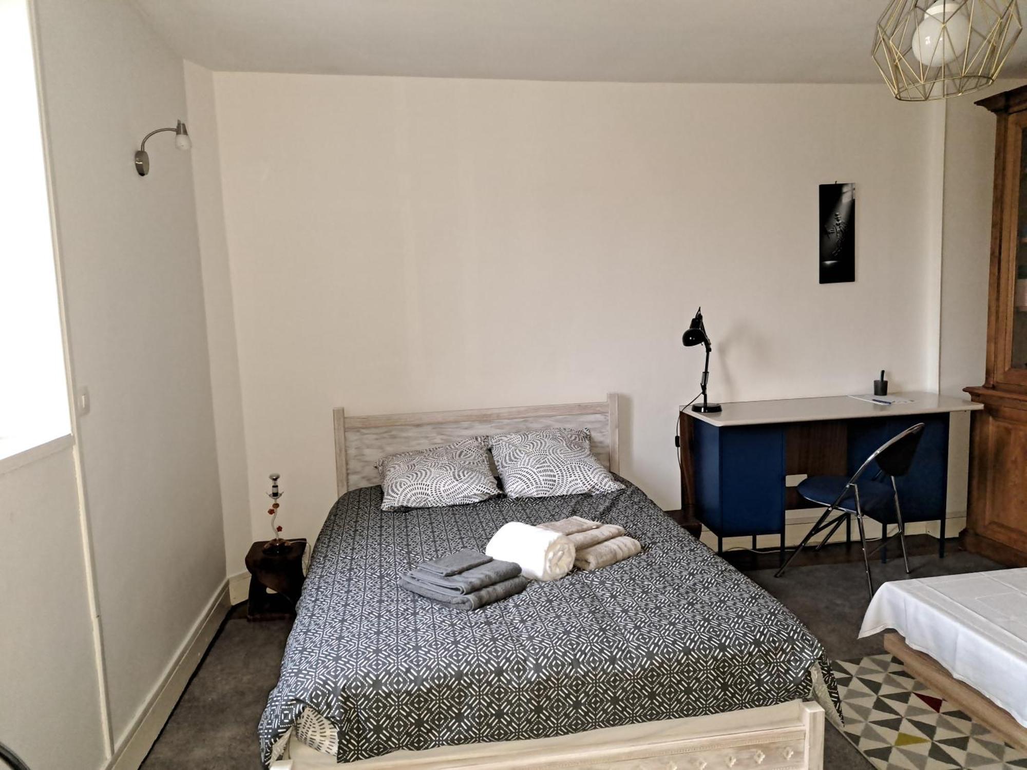 Les Chambres De Lucie-B&B - Petit Dej Inclus - Parking Prive - Proche Gare Versailles Szoba fotó